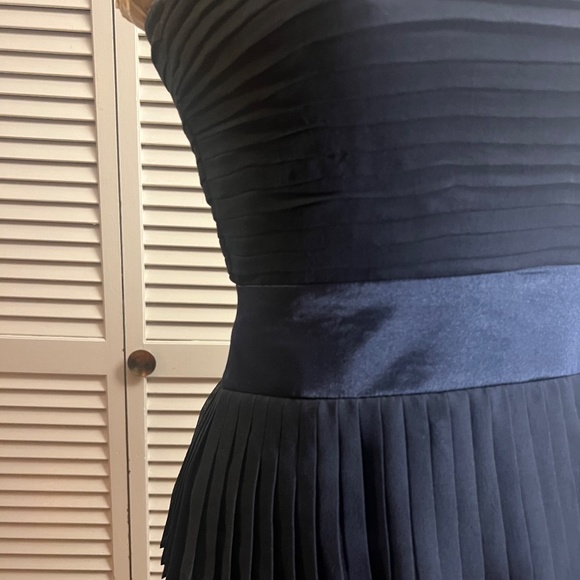 Silk formal navy tiered evening gown - Picture 2 of 8